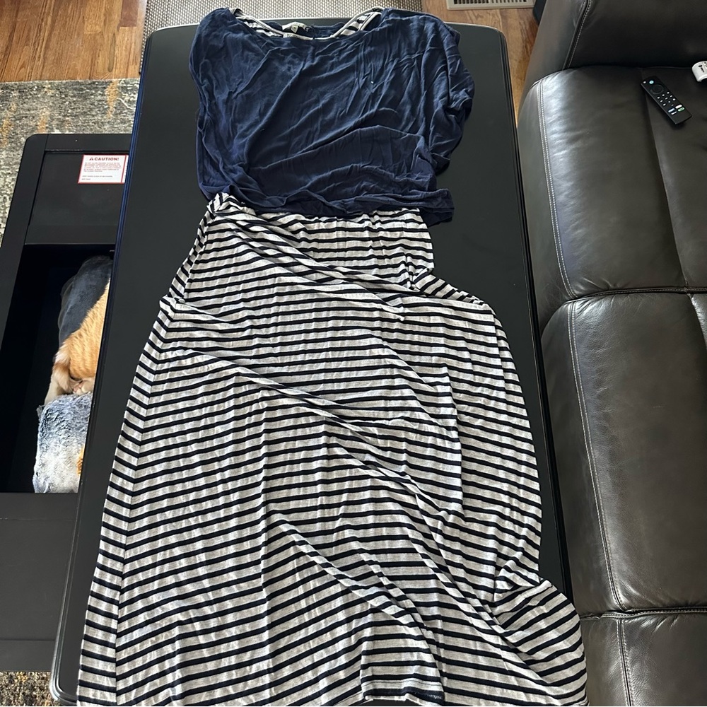 Beautiful Bordeaux Los Angeles 2 piece long knit dress Size Medium